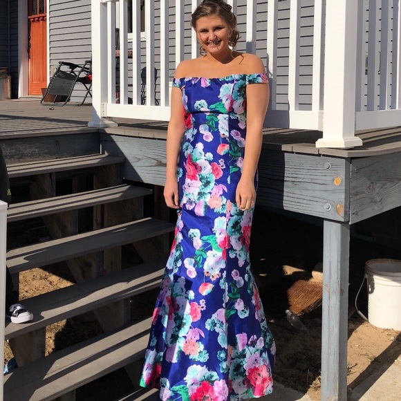 Dresses & Skirts - Formal dress